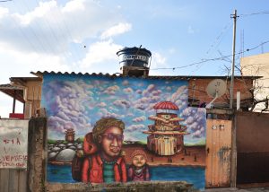  Outra intervenção feita pelo artista em parede de residência no Morro das Pedras, bairro que tem, segundo ele, uma cultura riquíssima