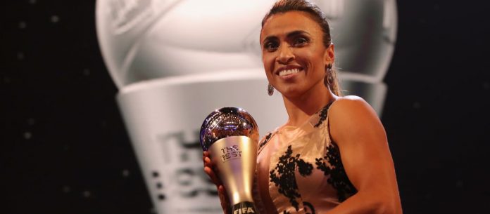 Marta foi eleita a melhor jogadora do futebol feminino