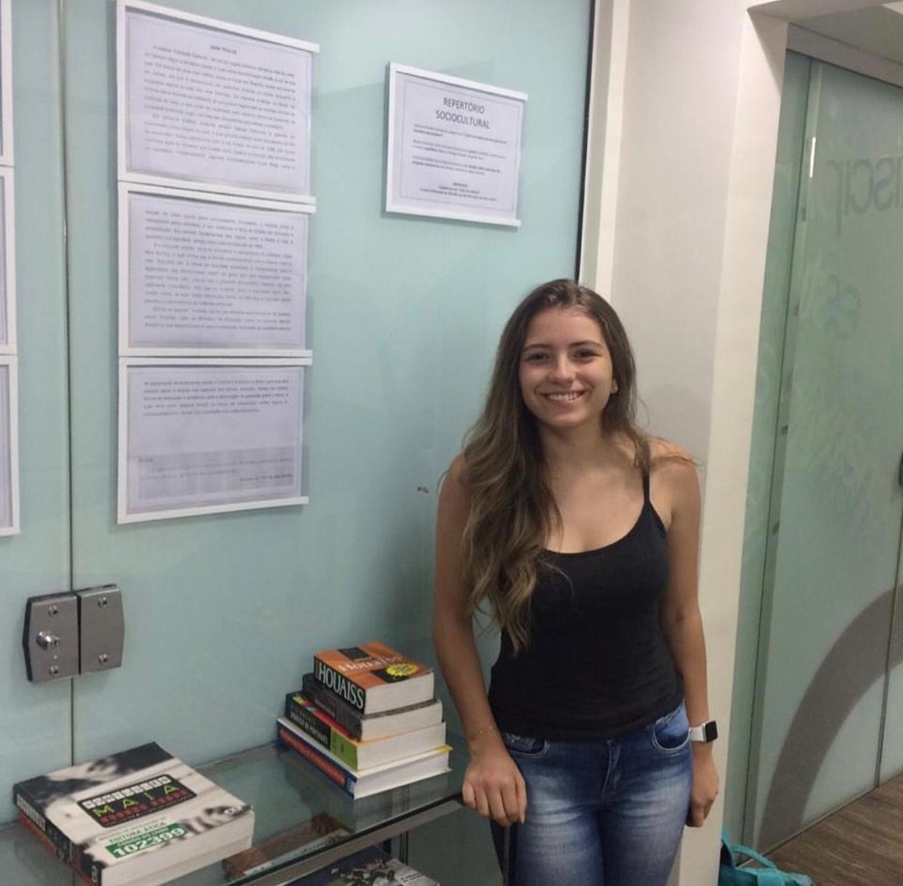 A aluna Bruna Dias, 18 anos, de juiz de Foram, foi uma das 12 mineiras a tirar nota 1.000 na redação do Enem. Foto - Redes sociais - reprodução