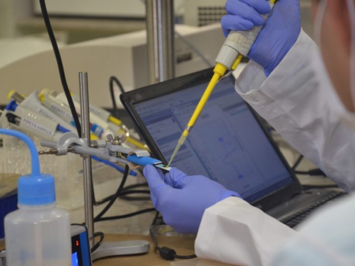 Universidade Federal de Uberlândia desenvolve teste rápido para a Covid-19, que usa saliva e dá resultado em dois minutos. Fotos - Alexandre Santos-UFU