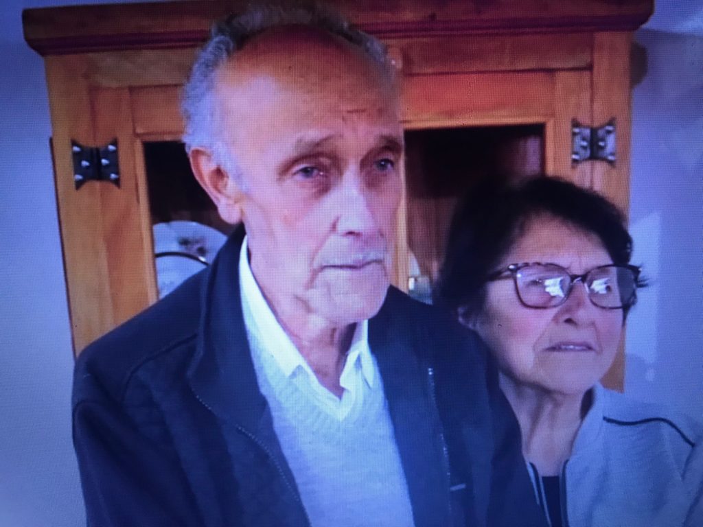 Sr. Alcindo e Dona Ondina, já recuperados da Covid-19, agradecem os profissionais de saúde. Foto - Reprodução-Facebook-Hospital Samuel Libânio