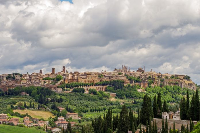 Orvieto, cidade italiana na região de Úmbria, que a chef chef de cozinha Marlena de Blasi e o marido Fernando escolheram para morar. Foto - Pixabay