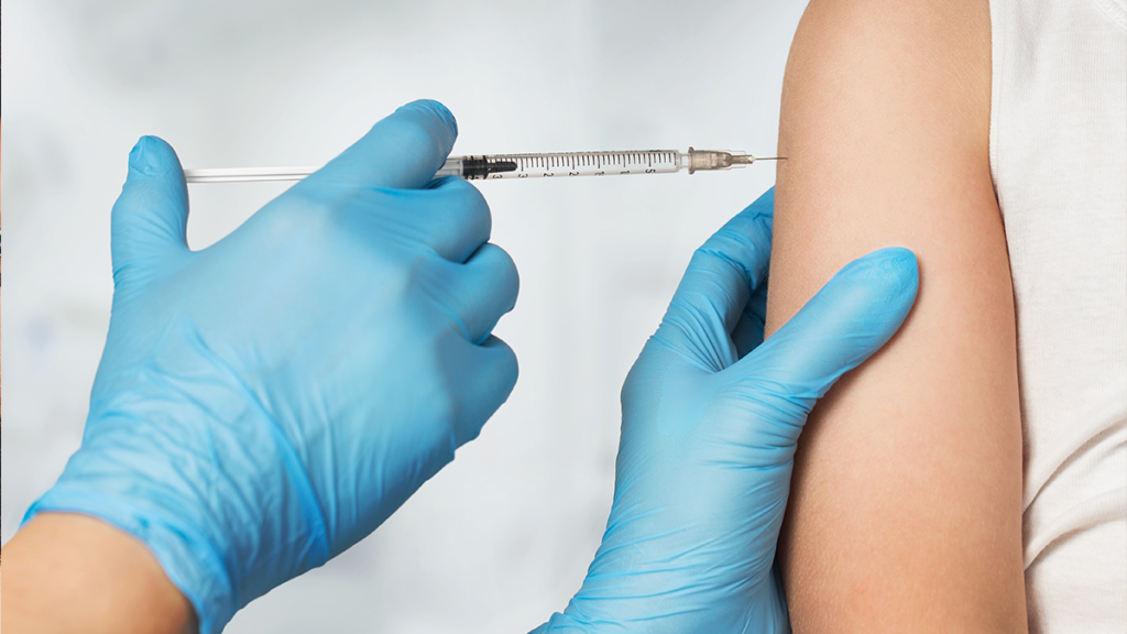 Voluntários de São Paulo já estão recebendo a vacina contra a Covid-19, em fase de testes, criada pela Universidade de Oxford. Foto - redes sociais