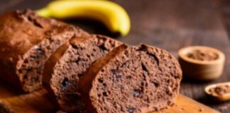 Bolo com farinha de rosco, banana e chocolate é receita pra fazer sucesso. Foto - redes sociais