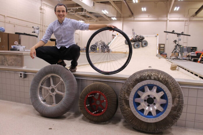 Protótipo do pneu revolucionário desenvolvido pela Nasa nunca furam. Fotos - The Smart Tire Company
