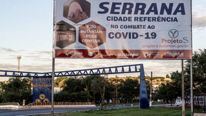 O município de Serrana vacinou toda a sua população adulta contra Covid. Infecções reduziram de forma drástica. Foto - redes sociais