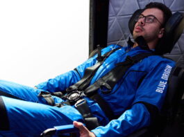 O mineiro Victor HHespanha pouco antes de embarcar para o espaço. foto - Blue Origin - divulgação