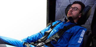 O mineiro Victor HHespanha pouco antes de embarcar para o espaço. foto - Blue Origin - divulgação