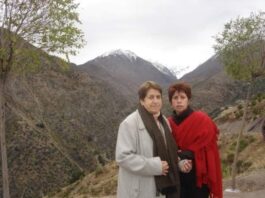 Gisele (esq.) com a mãe, durante viagem ao Chile, Foto - arquivo pessoal