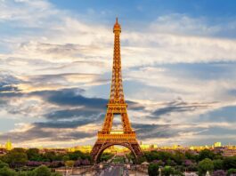 Torre Eiffel, um dos monumentos mais visitados de Paris. Fotos - Pixabay