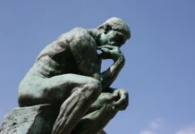 o Pensador, famosa obra do escultor francês Auguste Rodin - Imagem - redes sociais