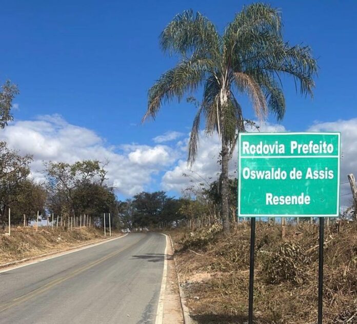 Estrada construída pelo prefeito Osvaldo. Foto - arquivo pessoal