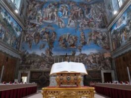Imagem da majestosa Capela Sistina, onde os cardeais se reúnem para eleger o novo papa. Fotos - Vatican News