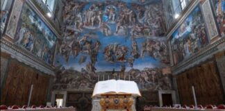 Imagem da majestosa Capela Sistina, onde os cardeais se reúnem para eleger o novo papa. Fotos - Vatican News
