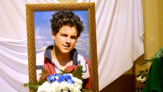 O jovem Carlo Acutis, que morreu aos 15 anos, foi canonizado pelo Papa Leão XVI; seu primeiro milagre ocorreu no Brasil. Foto - Vatican News