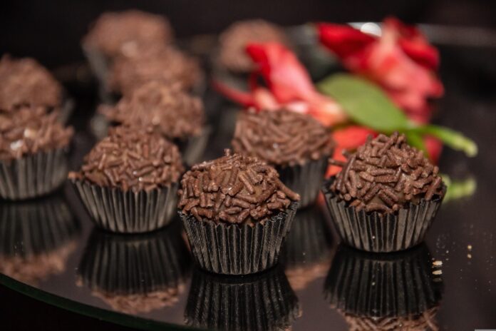 O delicioso brigadeiro, uma paixão nacional. Imagem - Pixabay