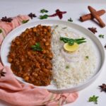 O clássico arroz com feijão é uma das comidas preferidas dos brasileiros. Foto de PRATEEK JAISWAL na Unsplash