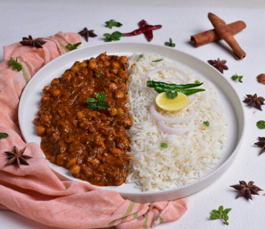 O clássico arroz com feijão é uma das comidas preferidas dos brasileiros. Foto de PRATEEK JAISWAL na Unsplash