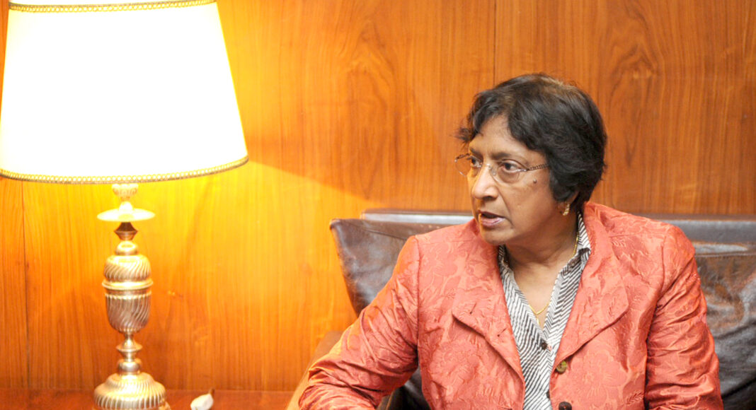 Nobel da Paz: conheça a vencedora Navi Pillay! A jurista sul-africana Navi Pillay ganhou o Nobel da Paz 2026 por sua atuação em favor da paz e do direito internacional. Foto de Antônio Cruz, da Agência Brasil, durante visita da jurista ao Brasil em 2009.